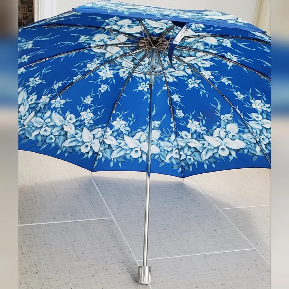 Vintage Floral Sun/Rain Umbrella, Bi-Fold, Made In Kwangchow, Blue,White, Nylon - Picture 3 of 14